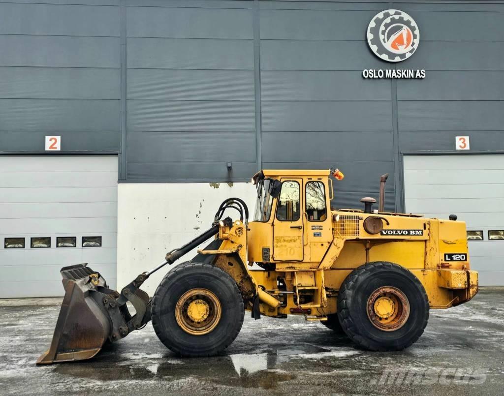 Volvo L 120 Фронтальные погрузчики