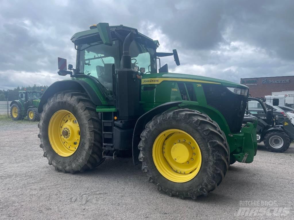 John Deere 7R330 Трактора