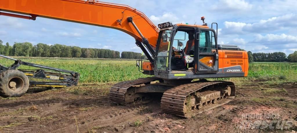 Doosan DX 225 LC-5 Гусеничные экскаваторы