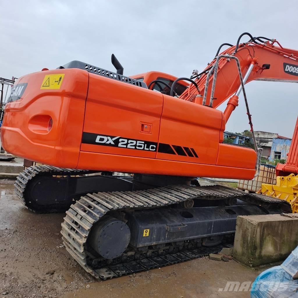 Doosan DX 225 LC Гусеничные экскаваторы