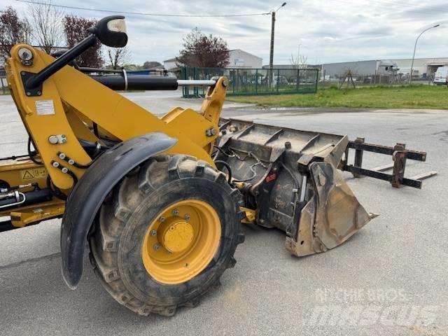 CAT 908 M Фронтальные погрузчики