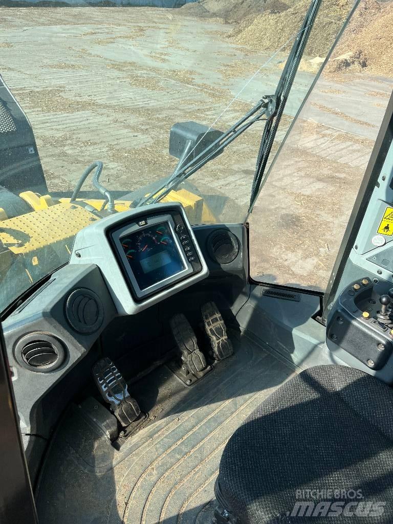 CAT 966K Фронтальные погрузчики