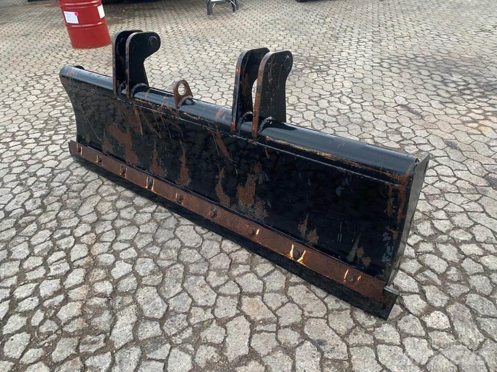 Terex  Бульдозерные отвалы