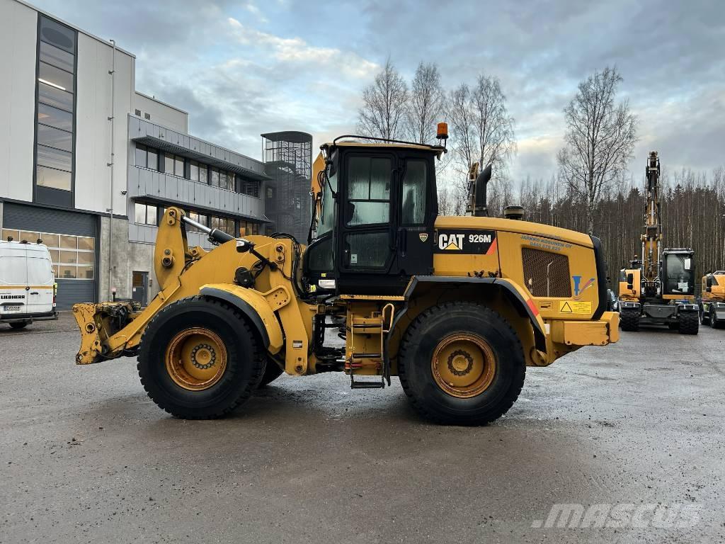 CAT 926 E Фронтальные погрузчики