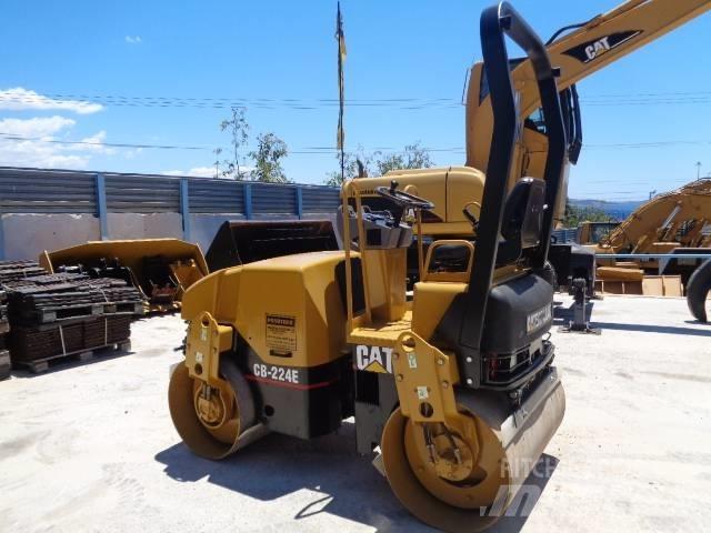 CAT CB224D Катки тротуарные