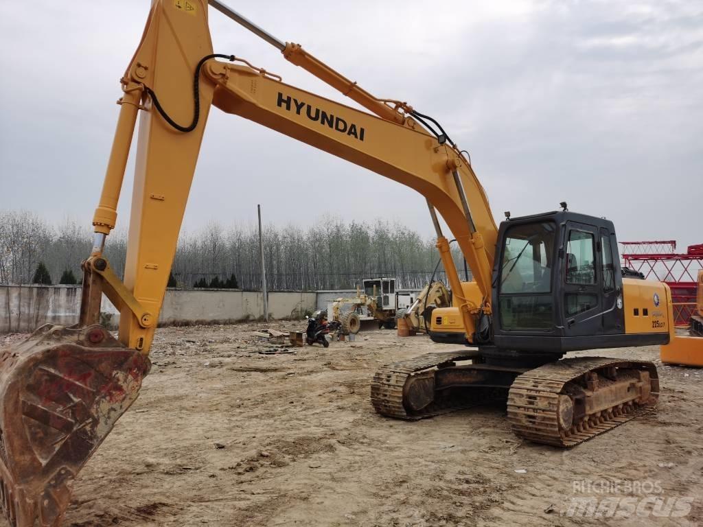 Hyundai R225LC-7 Гусеничные экскаваторы