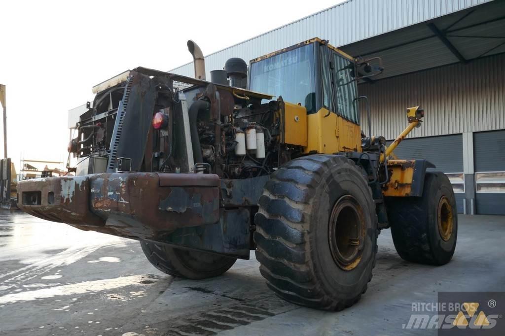 Komatsu WA470-6 Фронтальные погрузчики