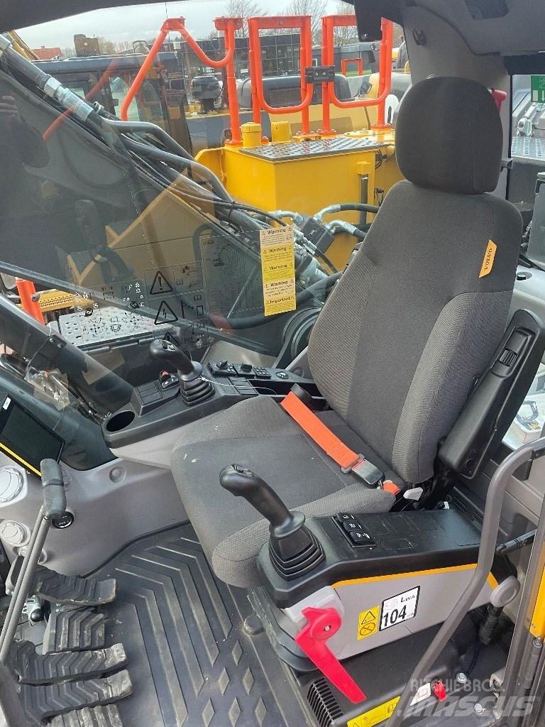 Volvo EC250EL Гусеничные экскаваторы