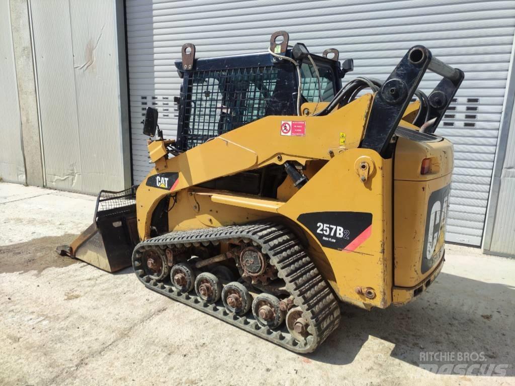 CAT 257 B 2 Гусеничные фронтальные погрузчики
