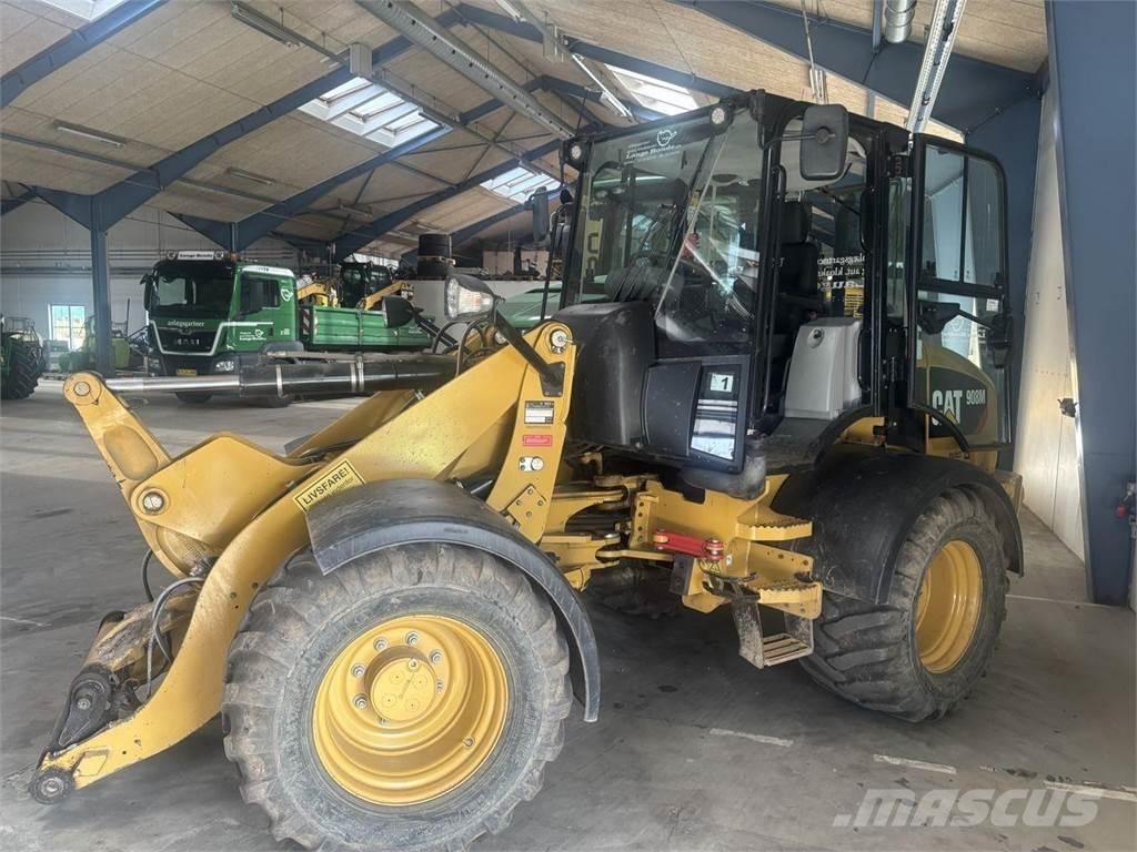 CAT 908M Многофункциональные сельскохозяйственные погрузчики