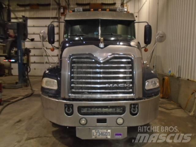 Mack CXU 613 Седельные тягачи