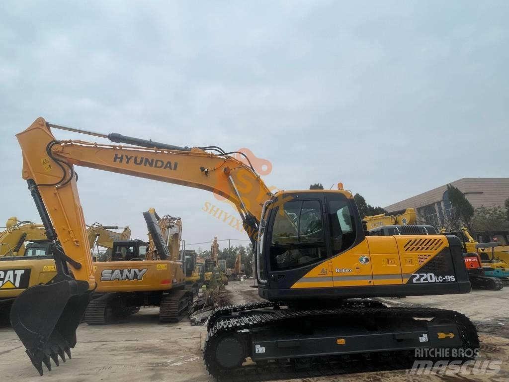 Hyundai Robex 220 Гусеничные экскаваторы