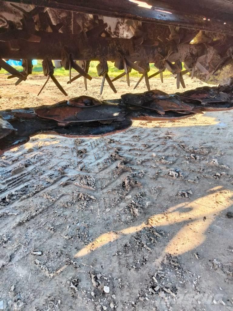 CLAAS DISCO 8200 T Косилки плющилки