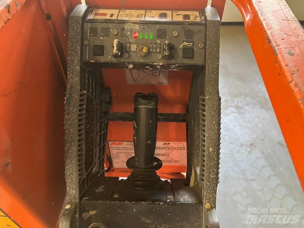 JLG 1230 ES Вертикальные мачтовые подъемники