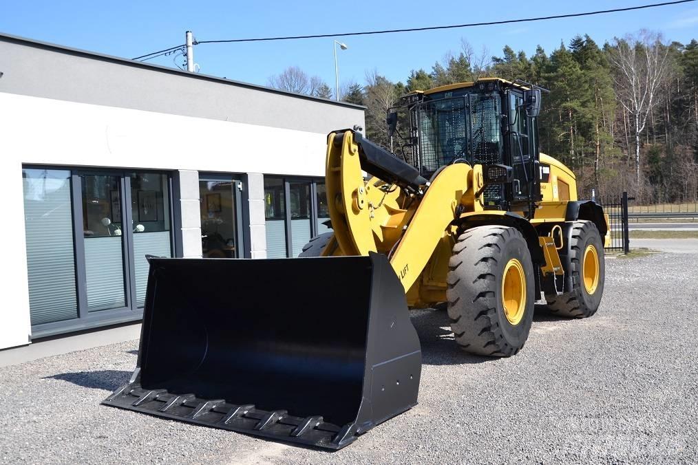 CAT 938 M Фронтальные погрузчики