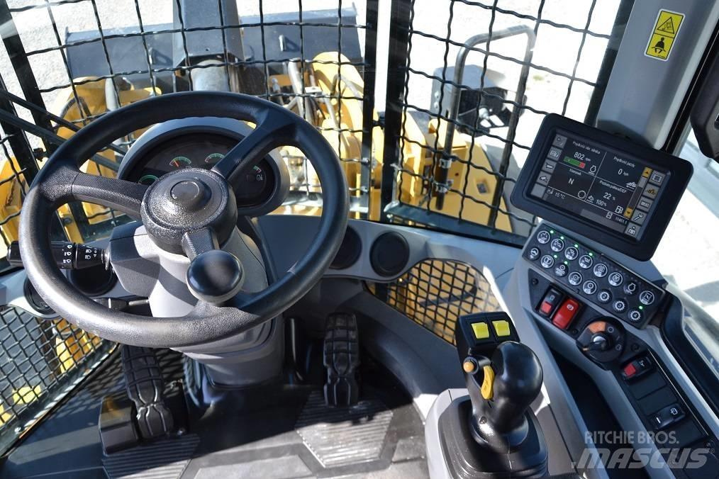 CAT 938 M Фронтальные погрузчики