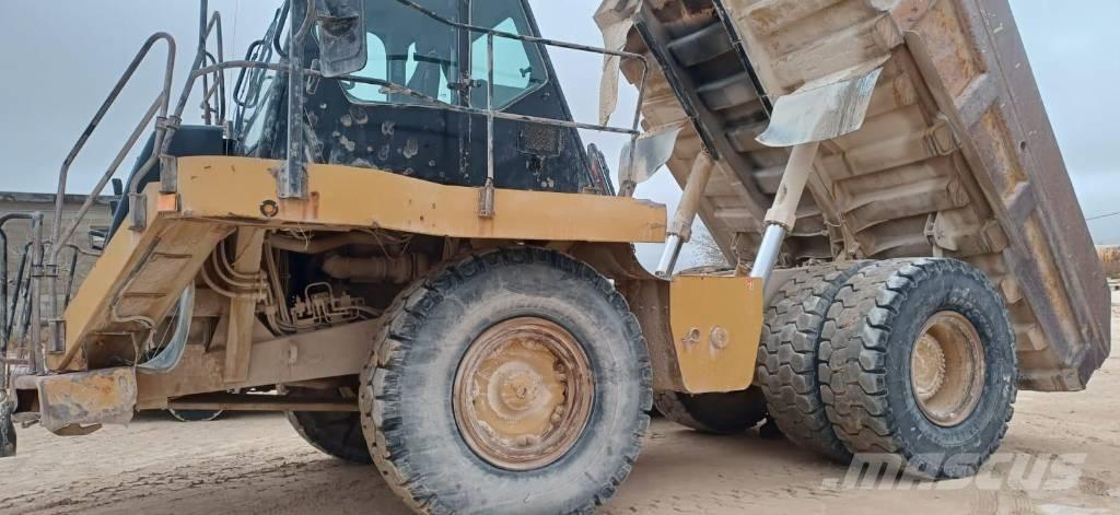 CAT 773 F Карьерные самосвалы