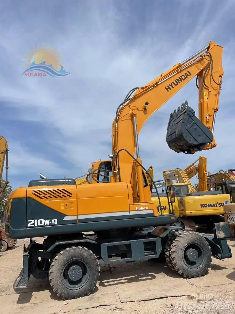 Hyundai R210W-9 Колёсные экскаваторы