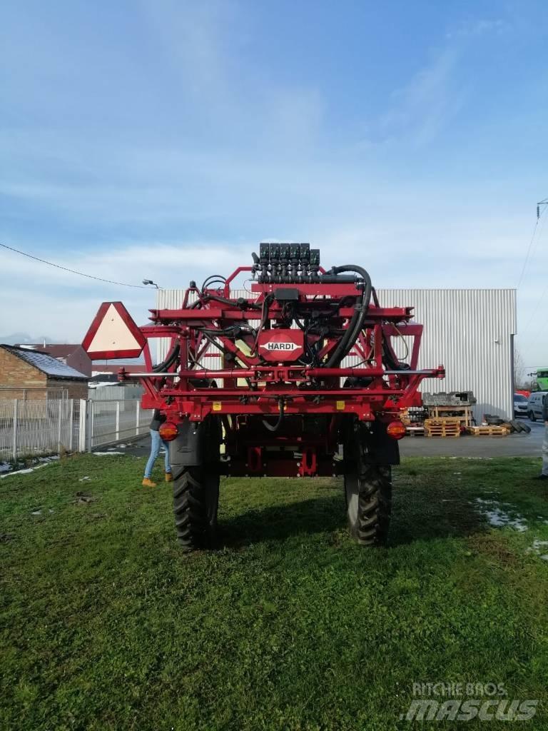 Hardi Navigator 3000 Прицепные опрыскиватели