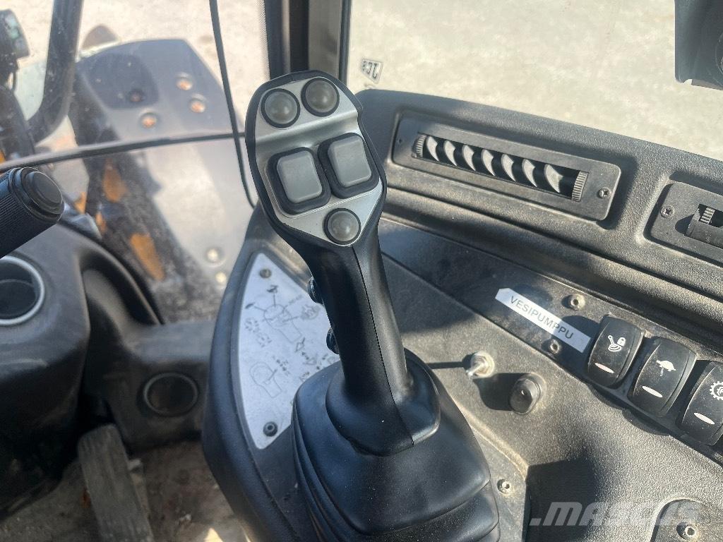 JCB 409 / Myyty, Sold Фронтальные погрузчики