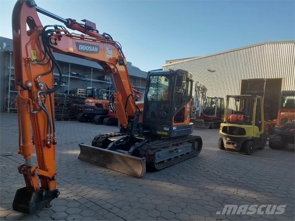 Doosan DX85R-3 Малые экскаваторы 7т-12т