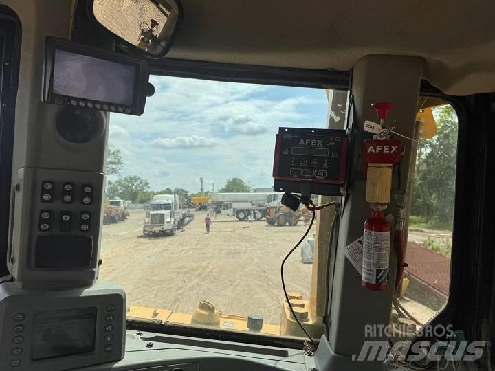 CAT D 8 T WDA Гусеничные бульдозеры