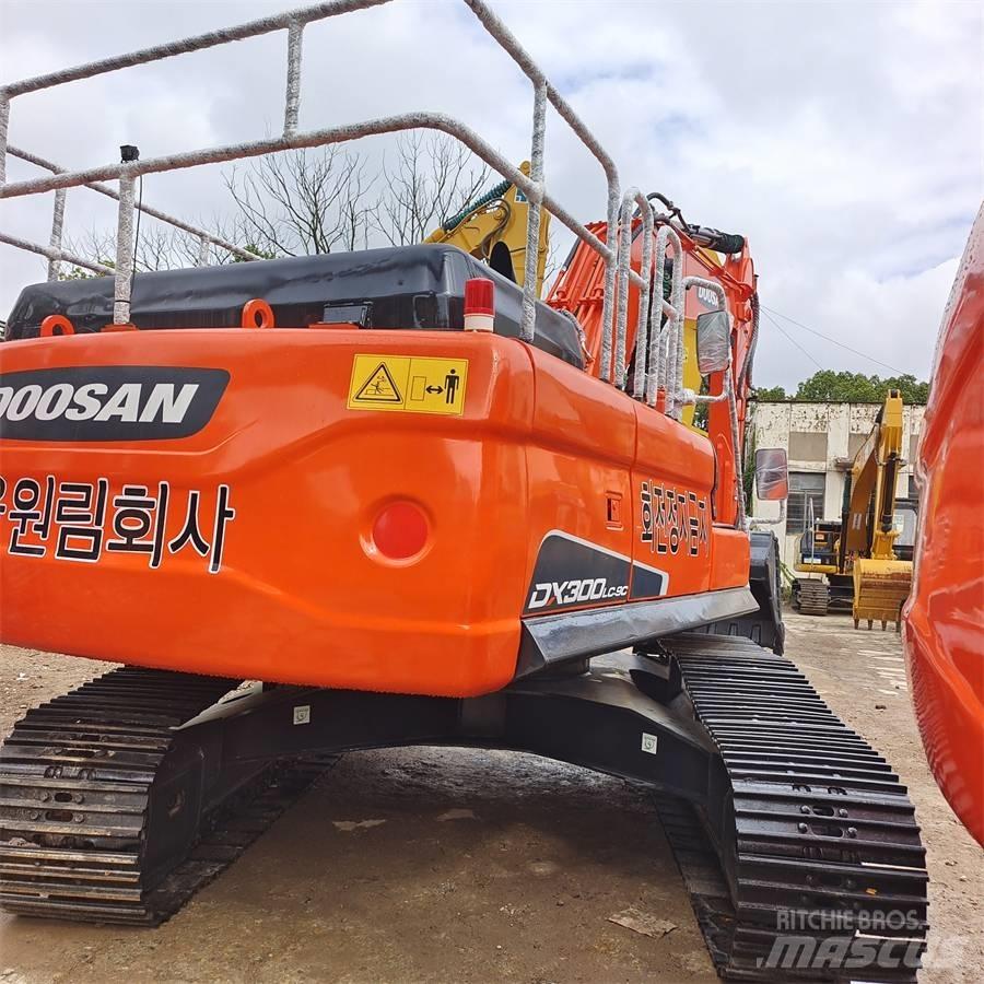 Doosan DX300 Гусеничные экскаваторы