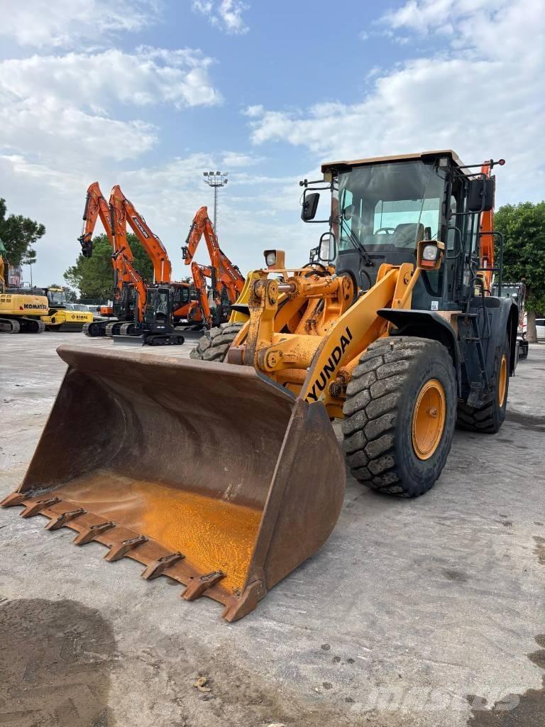 Hyundai HL 757-9 A Фронтальные погрузчики