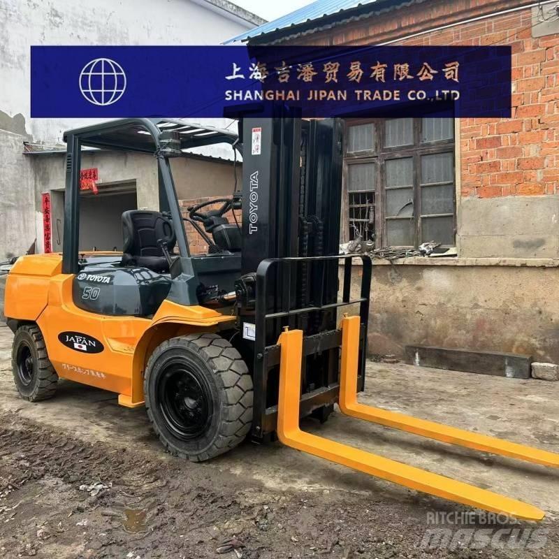 Toyota 5 ton Дизельные погрузчики