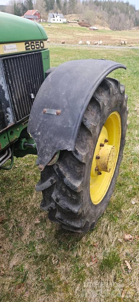 John Deere 2650 Трактора