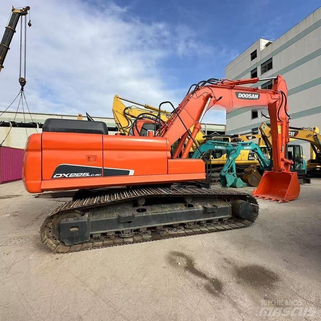 Doosan DX 225 LC-9C Гусеничные экскаваторы