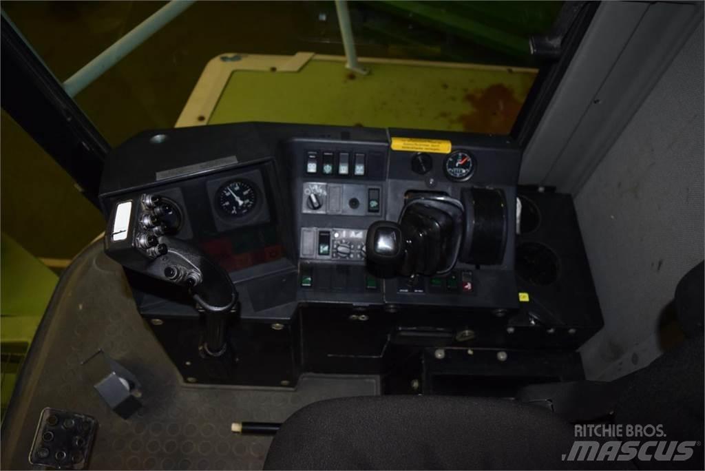 CLAAS Jaguar 820 Самоходные кормоуборочные комбайны