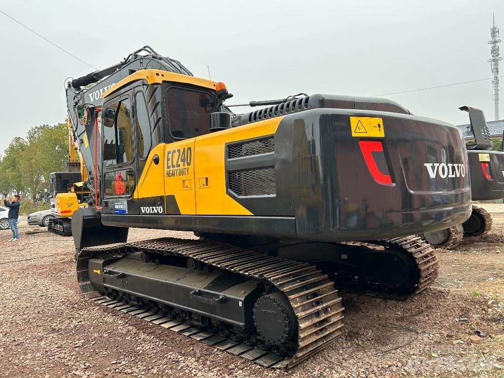 Volvo EC 240 Гусеничные экскаваторы