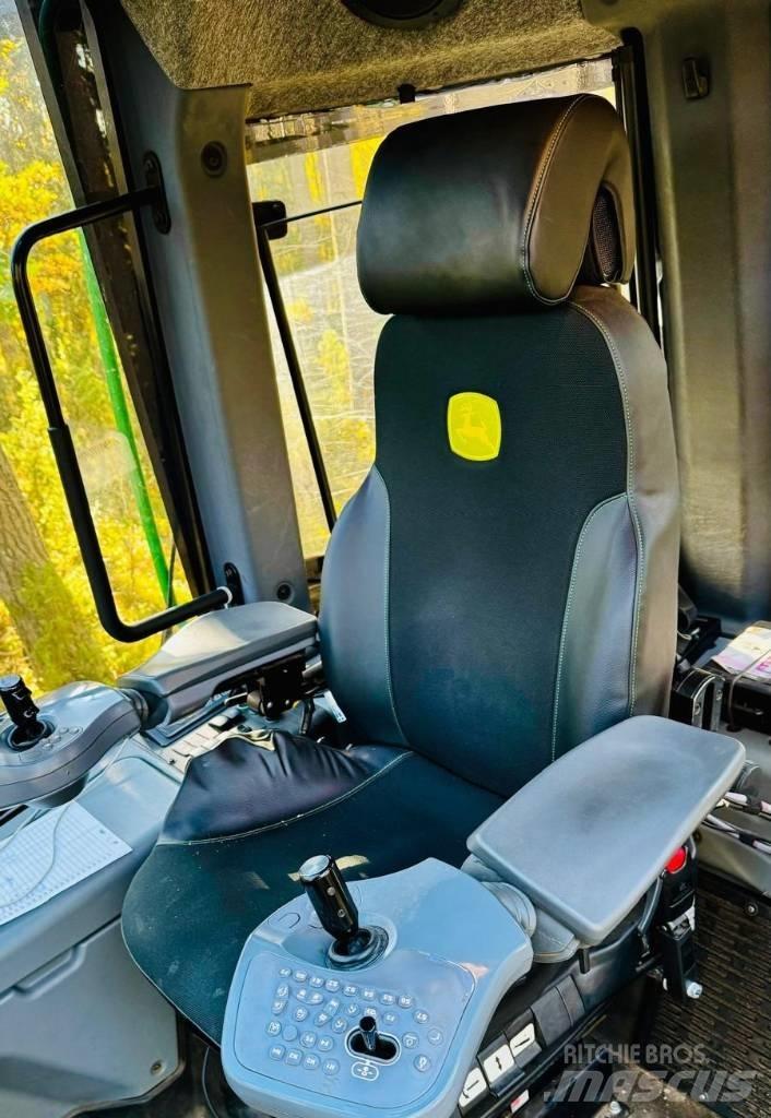 John Deere 1010G Форвардеры
