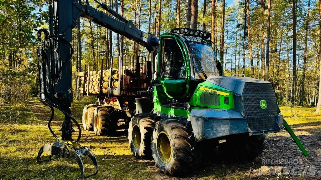 John Deere 1010G Форвардеры