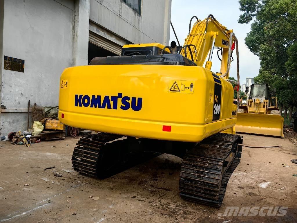 Komatsu PC 200-7 Гусеничные экскаваторы