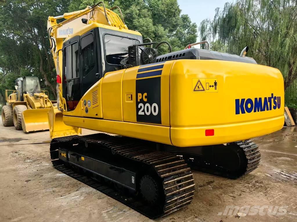 Komatsu PC 200-7 Гусеничные экскаваторы