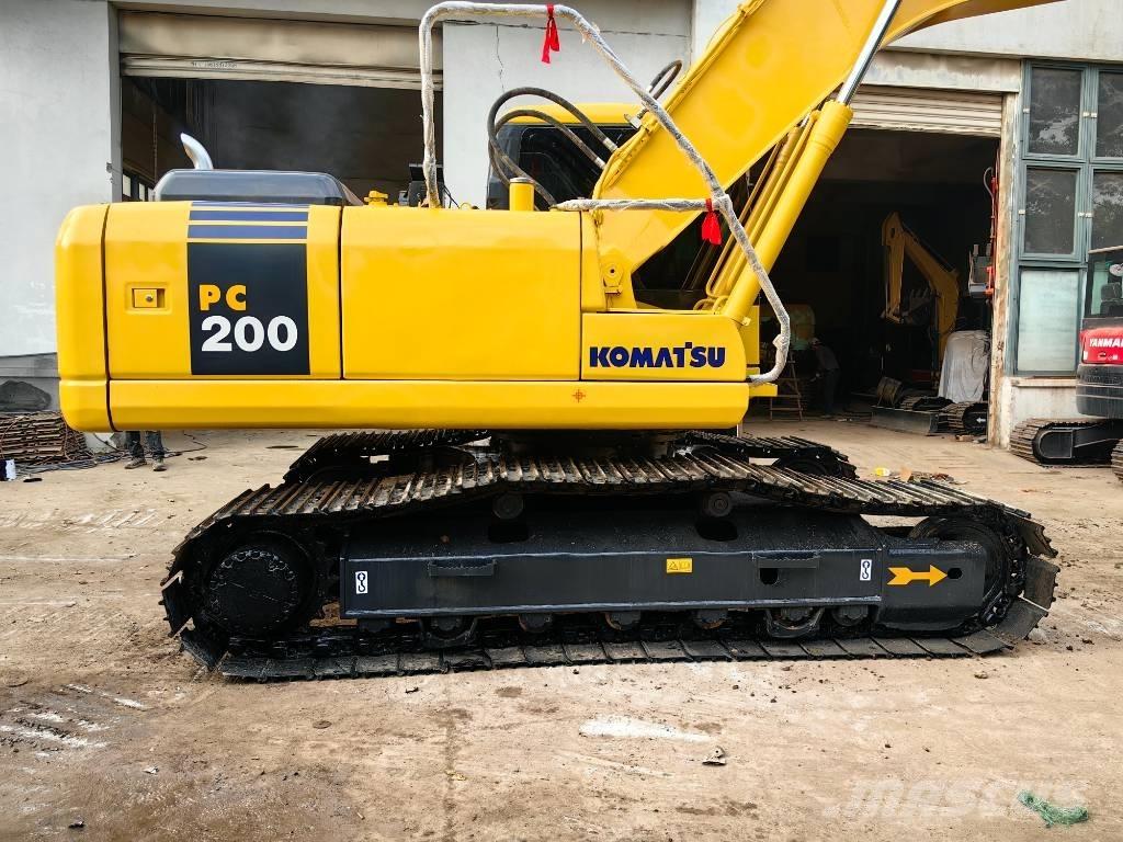 Komatsu PC 200-7 Гусеничные экскаваторы