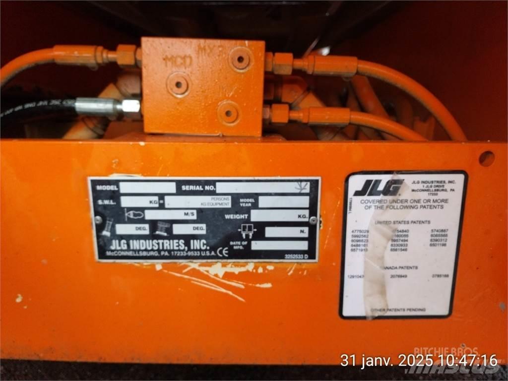 JLG 4394RT Ножничные подъемники