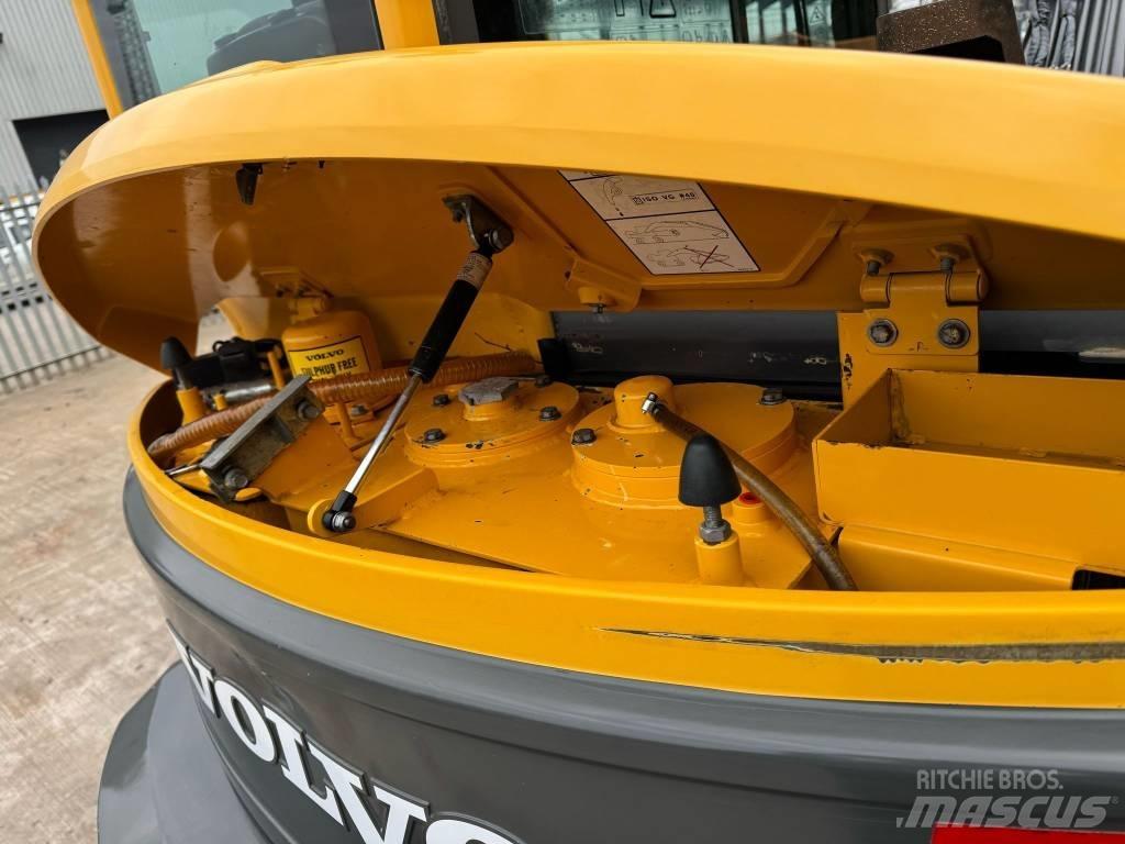 Volvo ECR 88 Малые экскаваторы 7т-12т