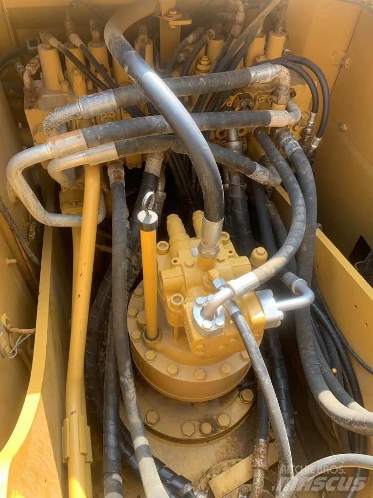 CAT 323 D L Гусеничные экскаваторы
