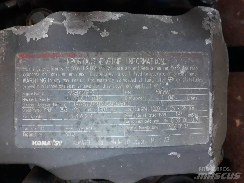 Komatsu PC450-7E0 Гусеничные экскаваторы