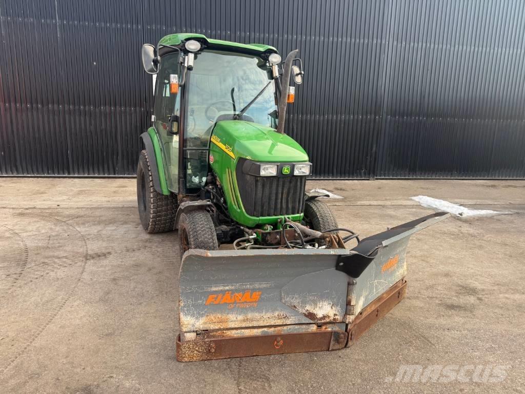 John Deere 3720 Коммунальные тракторы