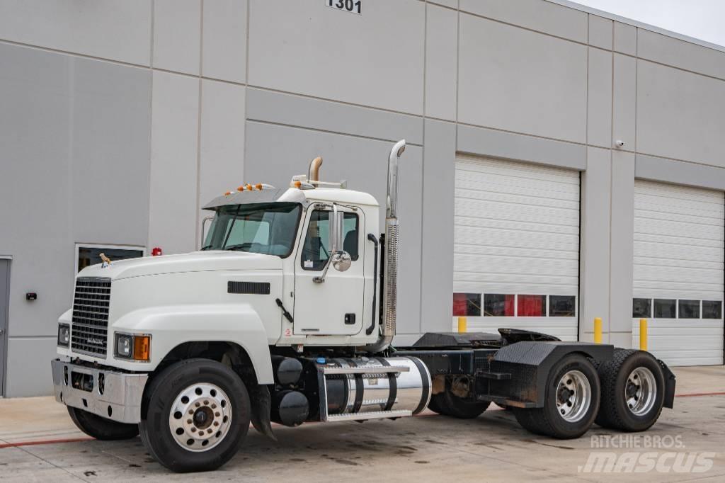 Mack Pinnacle Седельные тягачи