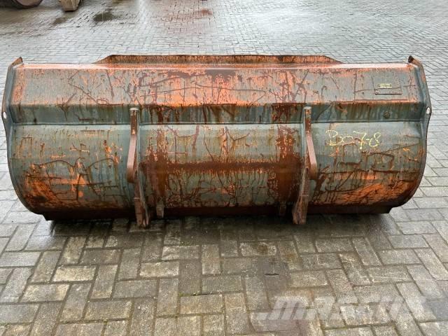 Volvo Aansluiting Ковши