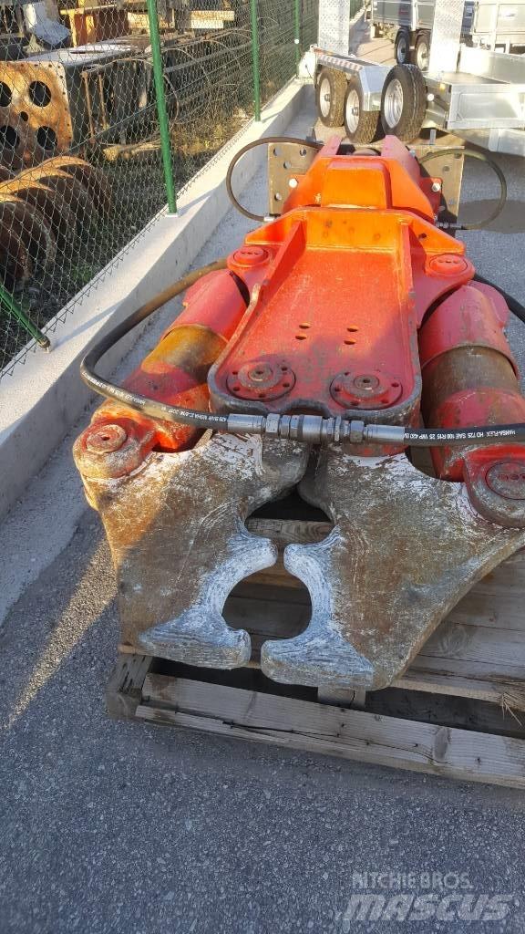Rammer RCC16R Навесные резаки асфальта
