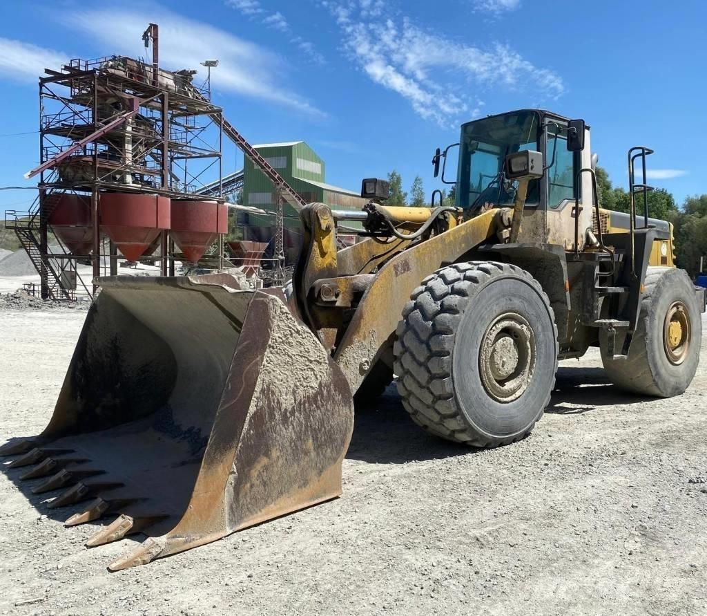 Komatsu WA 470-3 Фронтальные погрузчики