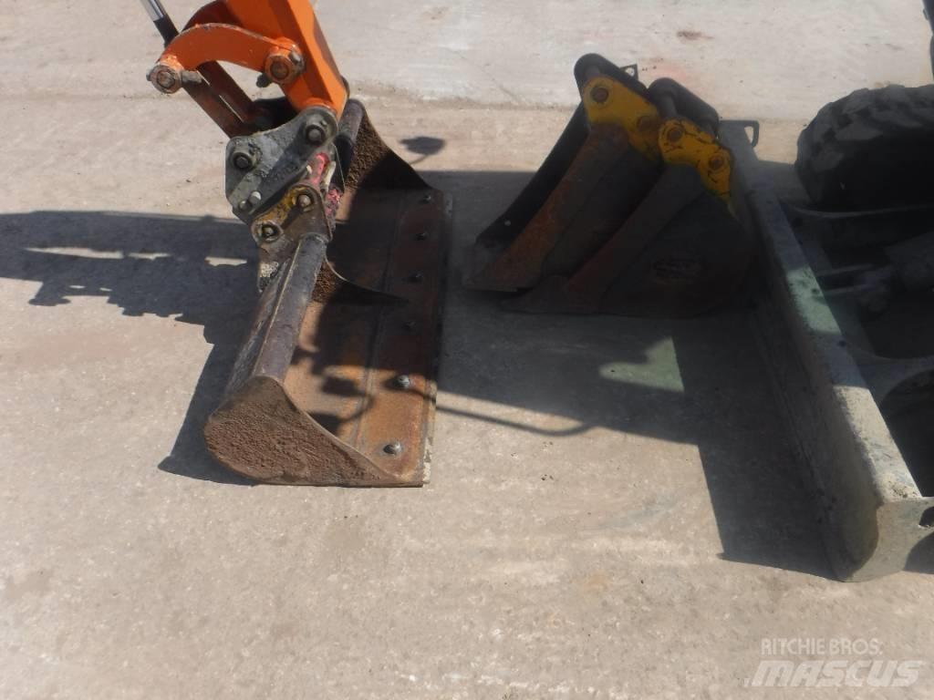 Hitachi ZX 26 U-6 Мини-экскаваторы