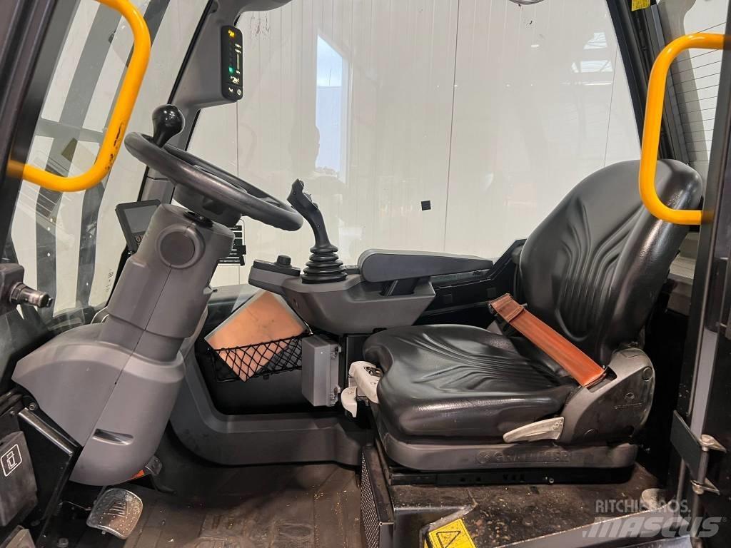 JCB TLT30-19D-2WD Дизельные погрузчики