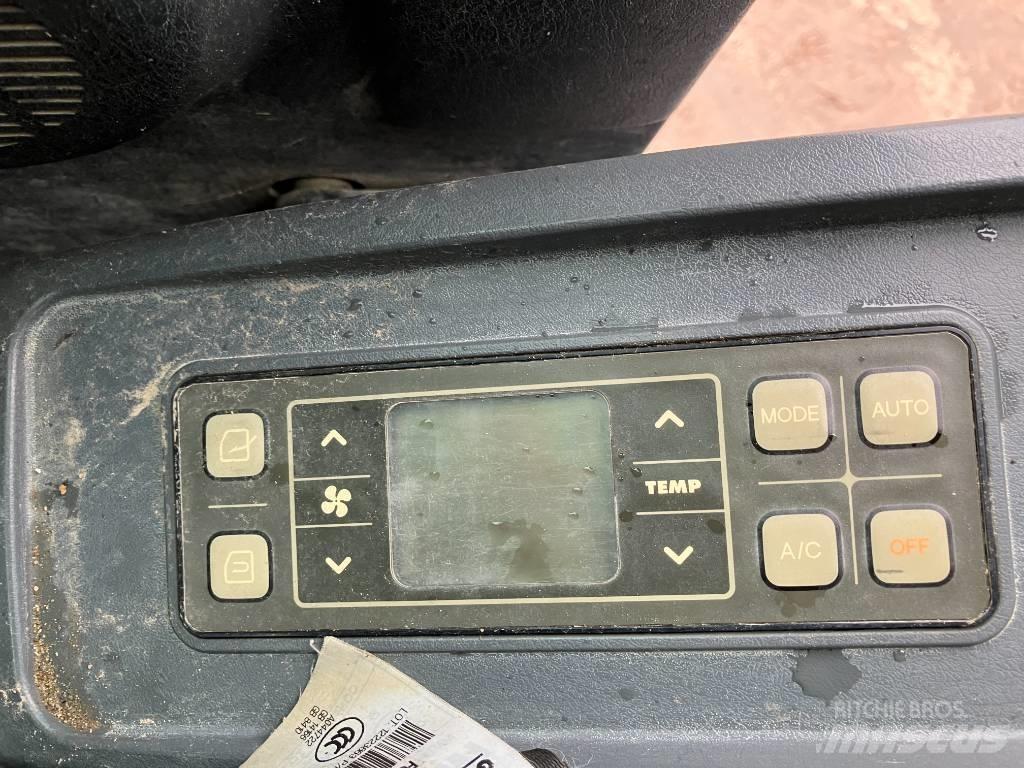 Hyundai 55W-9A Колёсные экскаваторы